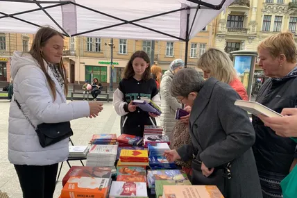 Благодійний книжковий ярмарок. Фото автора