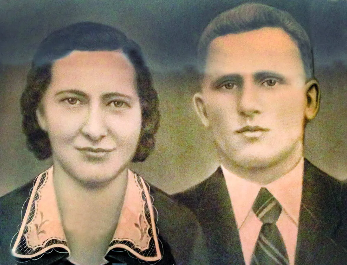 Минуло 70 років, як Ольга Василівна та Михайло Іванович присягнули одне одному на вічну любов. І любов їхня таки виявилася вічною. Фото з архіву подружжя Москвяків