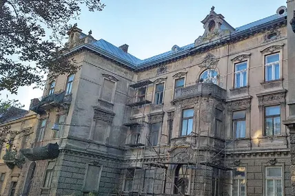 Шкода, що цей будинок не привертає уваги ні інвесторів, ні пам’яткоохоронців. Фото авторки