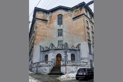 Історичний будинок зачекався доброї реставрації... Фото Valeria Provozin