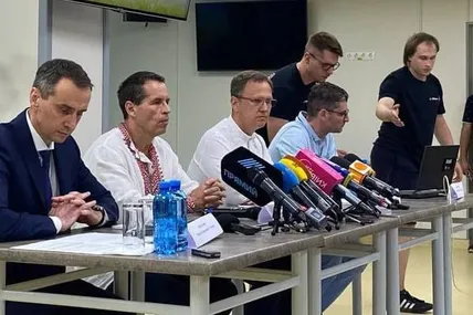 Фото із пресконференції із сайту Еспресо