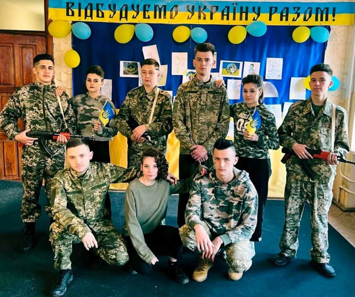 ІІІ місце. Колекція "Креативні армійські зачіски", Ставропігійське ВПУ міста Львова.