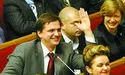 За паспортом – рідні, за партквитком – чужі