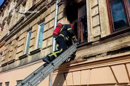 30.08.2026, 19:45				


									У Львові рятувальники ліквідували пожежу в квартирі на вулиці Мечнікова							

										Загоряння речей домашнього вжитку сталося на площі 4 кв. м. До приборкання вогню залучали 9 вогнеборців та курсантів ЛДУБЖД