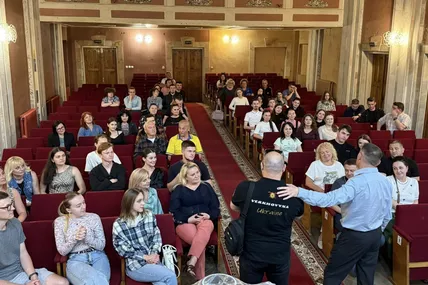 Фото: Заслужений Прикарпатський ансамбль пісні та танцю України "Верховина"