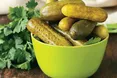 Квашені огірки в діжці: традиційний рецепт із медом і хроном