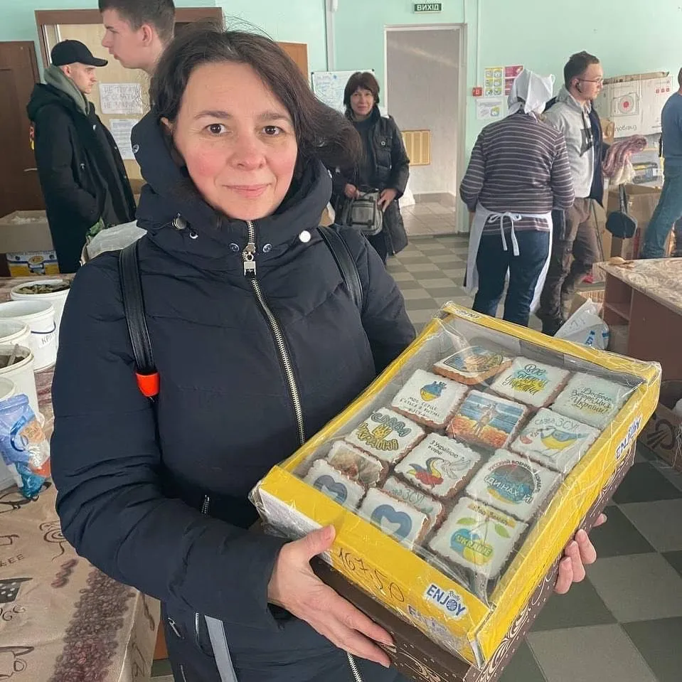 Такі пряники з патріотичними гаслами відправляють воїнам на передову