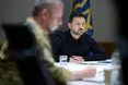 Президент України мав нараду з бойовими командирами щодо постачання дронів та посилення Сил оборони