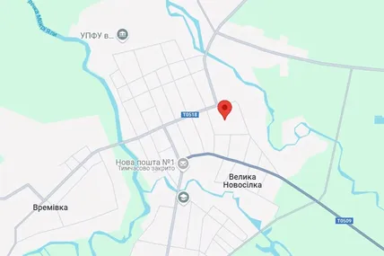 Червоним позначено стадіон «Колос» у Великій Новосілці Скриншот CoogleMaps