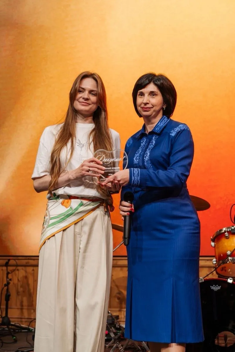 Катерина Ідзик з директоркою Львівського перинатального центру Марією Малачинською