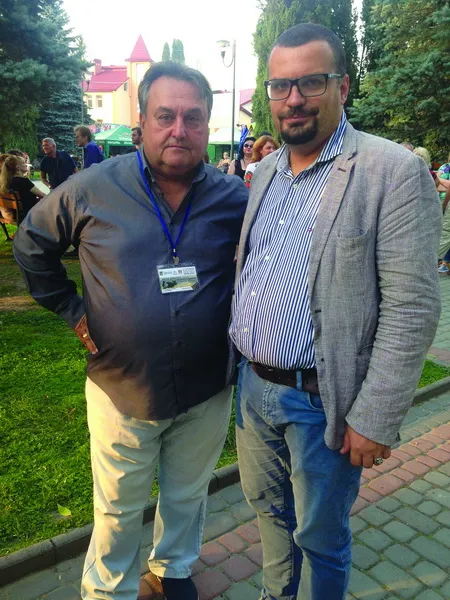Виконавець однієї з головних ролей у фільмі «Молитва за гетьмана Мазепу» Віктор Демерташ (зліва) та голова Держкіно Пилип Іллєнко