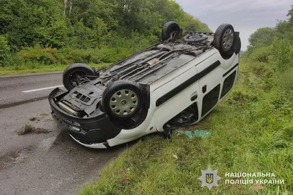 27.08.2026, 13:45				


									На Львівщині перекинувся Renault: травмувалися четверо пасажирів, серед них троє дітей							

										У Дрогобицькому районі сталася ДТП, у якій травмувалися четверо пасажирів — 66-річна жінка та троє дітей. Усі