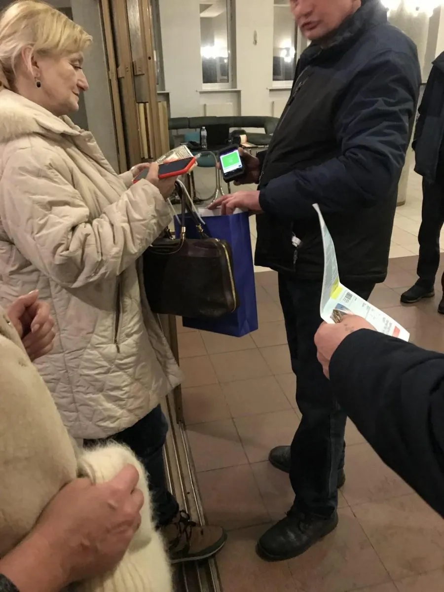 Речі Любові-Теодозії Микитки обшукували, мабуть, думали, що там повний пакет помідорів і яєць...