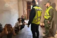 Замість зарплати — кайдани: у Києві викрили ділків, які утримували 11 людей у трудовому рабстві