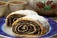 Рулет з маком популярний десерт у багатьох кухнях