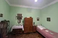 Цілющі черевики та чаша для причастя у кишені…