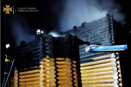 На Самбірщині загорілась дерев'яна церква УПЦ МП