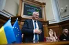 Україна закликає НАТО збивати російські цілі над Україною