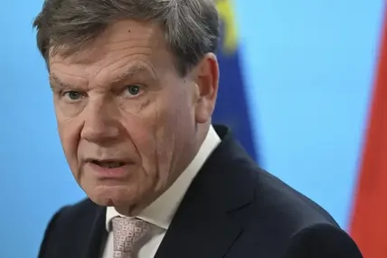 Фото: Deutsche Welle. Міністр закордонних справ Німеччини Йоганн Вадефуль заявив, що Берлін не відправлятиме солдатів в Україну, але готовий підтримувати гарантії безпеки спільно з європейськими партнерами
