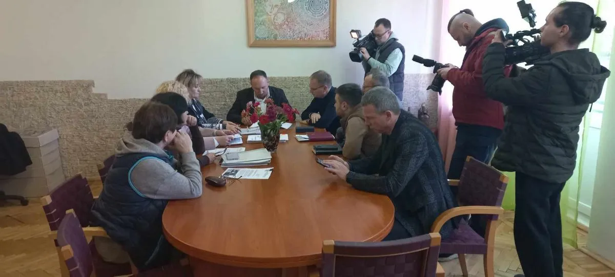Робоча комісія ЛОР має ухвалити рішення щодо виселення Альошина з пансіонату до 7 листопада.