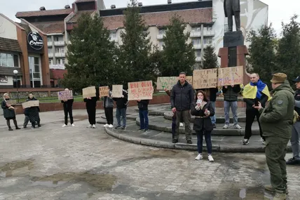 Свої бажання-вимоги юні учасники акції висловили стисло