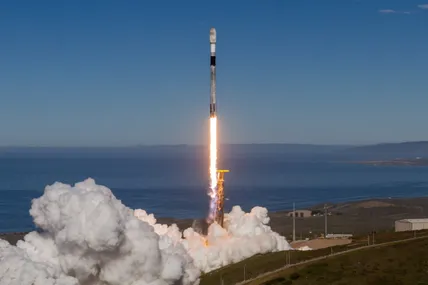 SpaceX вивів на орбіту 140 супутників