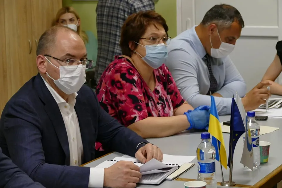 Міністр охорони здоров'я Максим Степанов під час перебування у львівському Центрі легеневого здоров'я. Фото Анни Дубецької