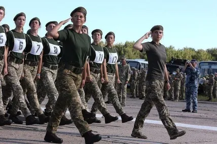 Обов'язковим військовий облік буде лише для жінок-медиків. Фото із мережі