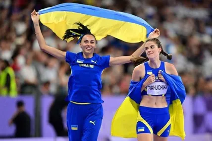 У стрибках у висоту на медальний подіум у Парижі зійшли відразу дві українки. “Бронзу” взяла Ірина Геращенко (ліворуч), а “золото” – Ярослава Магучіх. Фото sport.ua