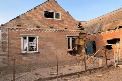 Наслідки артилерійського обстрілу. Фото: Сергій Лисак