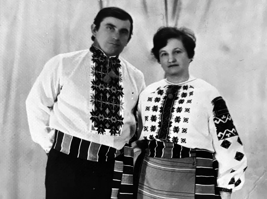 Любов Михайлівна Бурда разом із чоловіком підтримували рідну культуру і народні традиції ще тоді, коли влада на це дивилася скоса... Фото з домашнього альбому Любові Бурди