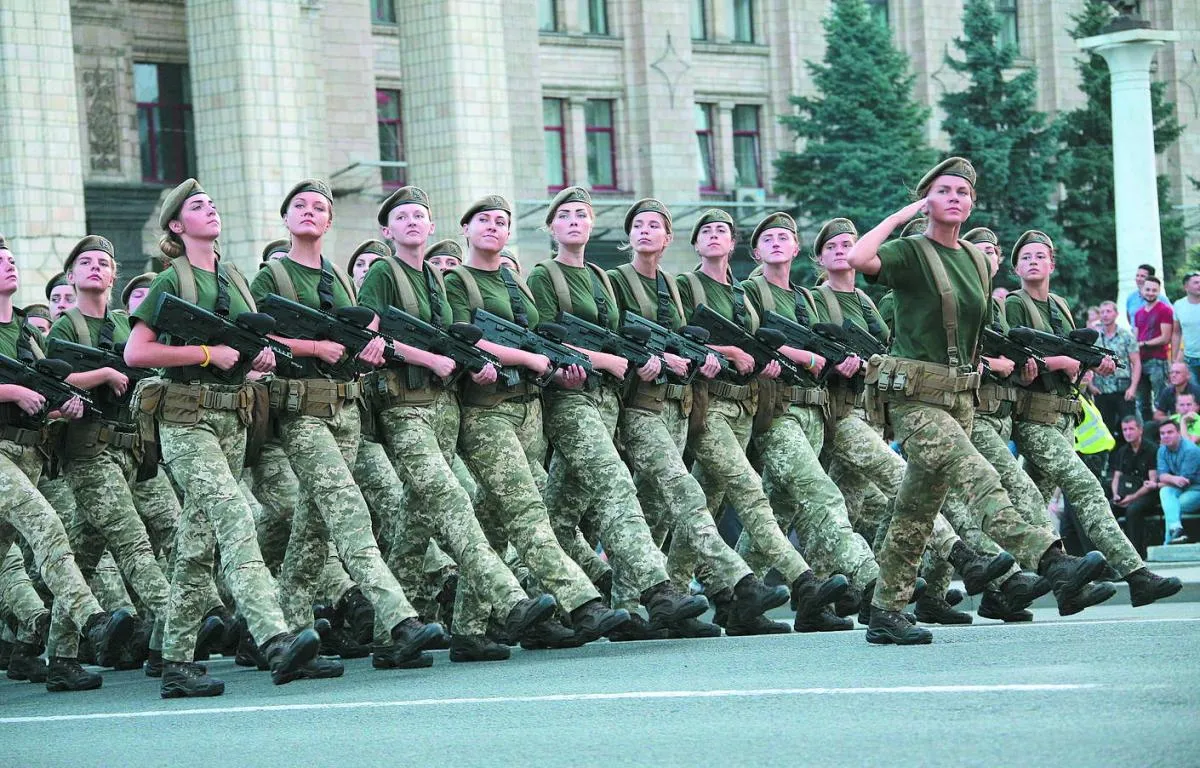 Уперше на військовому параді окремою “коробкою” пройдуть жінки. В українській армії їх служить більше 24 тисяч