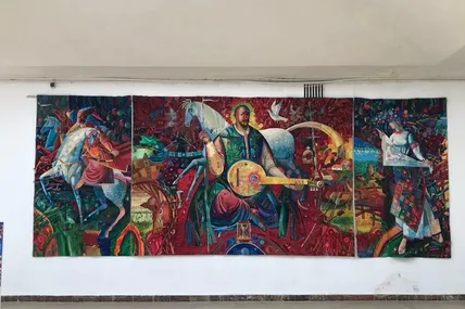 Величезне панно, зшите з клаптиків, за мотивами картини Ореста Скопа. Фото авторки