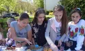 І тортами ласували, і людям допомагали…