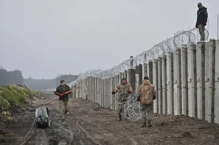 На кордоні з білоруссю будують інженерні загородження. Фото Кирила Тимошенка