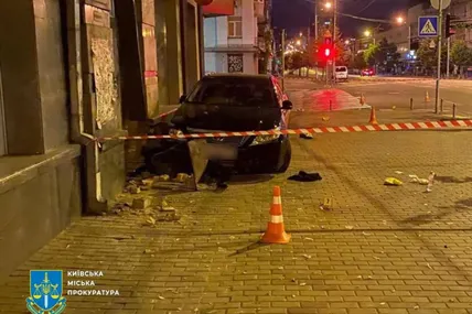 У Києві померла жінка, яку на тротуарі збив п’яний працівник прокуратури — йому загрожує до 10 років ув’язнення. Фото: Київська міська прокуратура