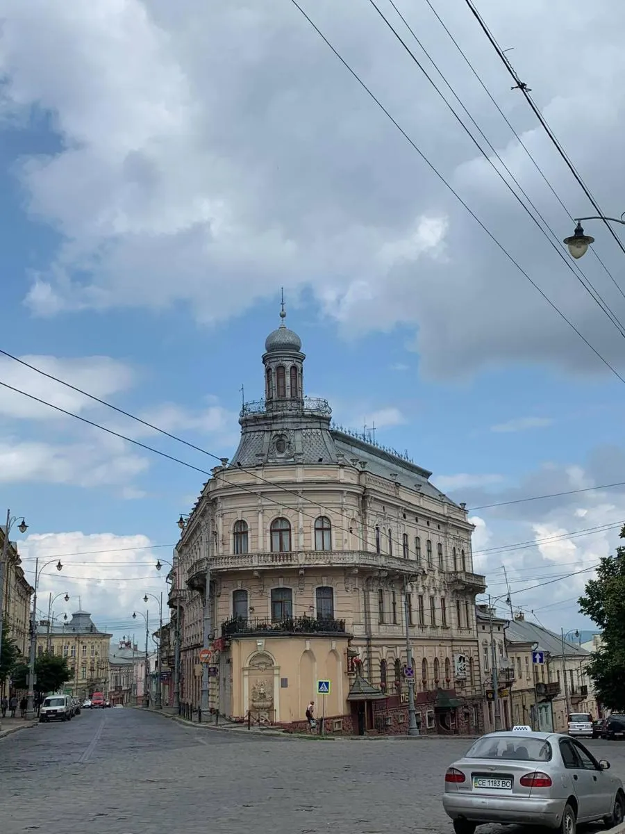 Увімкніть фантазію і побачите палубу і щоглу. Фото автора