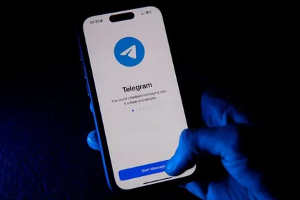 На окупованих територіях заблокували дзвінки у WhatsApp і Telegram: як лишатися на зв’язку. Фото: Суспільне