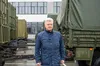 Порошенко везе на фронт чергову партію техніки для десантників, морпіхів та артилерії