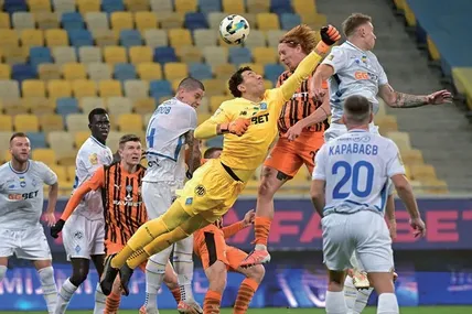 У першому колі українське «класико», що відбулося на «Арені Львів», завершилося на користь «гірників» – 3:1. Фото obozrevatel.com