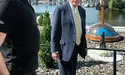 Американський генерал Келлоґ зазнимкувався біля… сови і кота