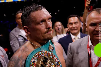 Усик звільнив чемпіонський пояс у надважкій вазі за версією WBO