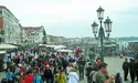 Гондольєри кілька мов знають. Ціни не збивають...