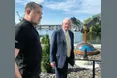 Американський генерал Келлоґ зазнимкувався біля… сови і кота