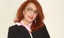 «Заходжу в Івано-Франківську міську раду, і складається враження, що потрапила у „Мулен Руж“. У секретарок високі ботфорти, яскрава біжутерія, замість зачіски — розпущене волосся»