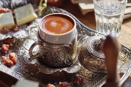 Кава з халвою