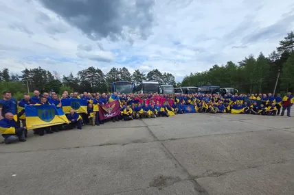 Другий день «великого обміну»: ще 307 українських захисників вдалося повернути з російського полону. Фото: Координаційний штаб з питань поводження з військовополоненими