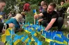 Прапорець у памʼять про полеглого воїна (фоторепортаж)