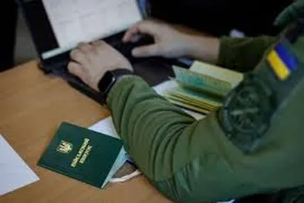 У війську посилять контроль за призначенням на тилові посади: їх використовують для втечі від суду. Фото: 24 канал