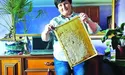 На згадку про батьківську землю повезла до Італії вощину з медом…